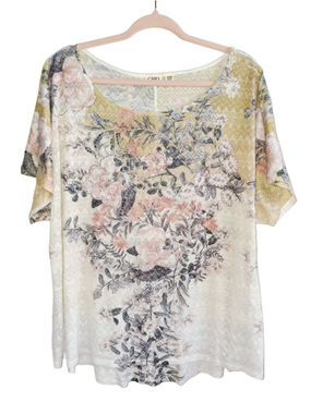 Cato Plus Size 22/24W Short Sleeve Tee in Beige with Pink Floral Y2K Cottagecore